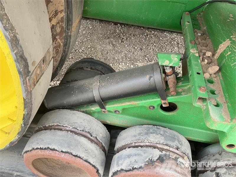 John Deere 8430T Track Tractor الجرارات