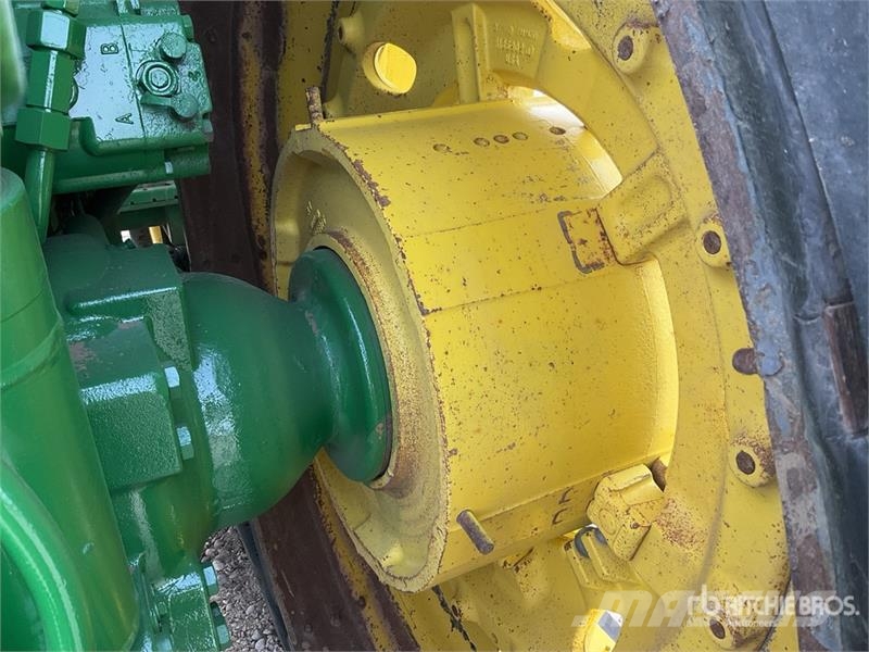 John Deere 8430T Track Tractor الجرارات