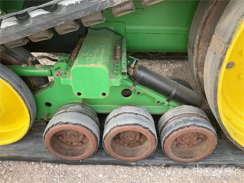 John Deere 8430T Track Tractor الجرارات