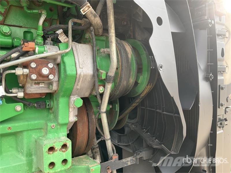 John Deere 8430T Track Tractor الجرارات