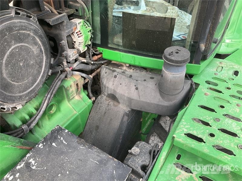 John Deere 8430T Track Tractor الجرارات
