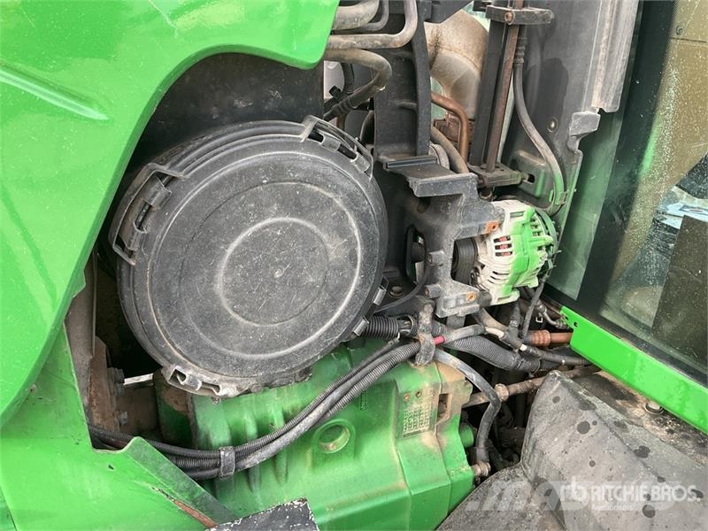 John Deere 8430T Track Tractor الجرارات