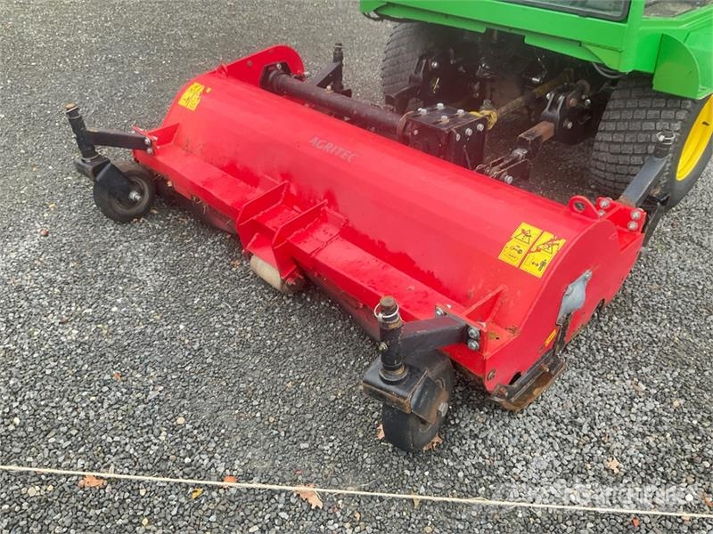 John Deere F 1565 Lawn Mower ركوب الحشائش
