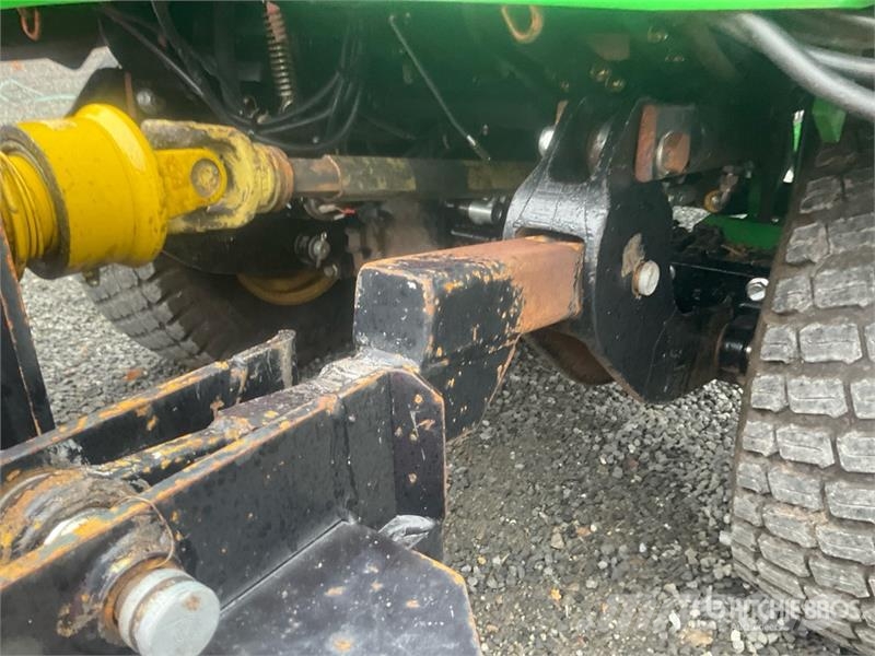 John Deere F 1565 Lawn Mower ركوب الحشائش