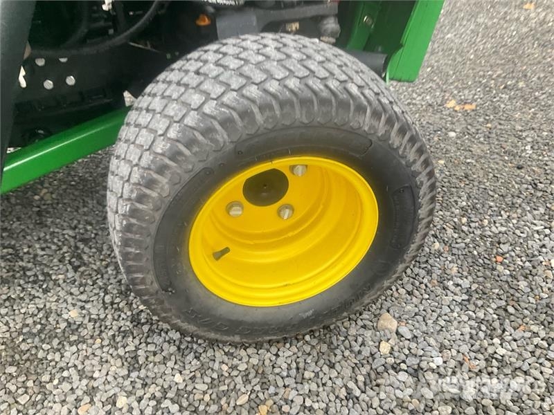 John Deere F 1565 Lawn Mower ركوب الحشائش