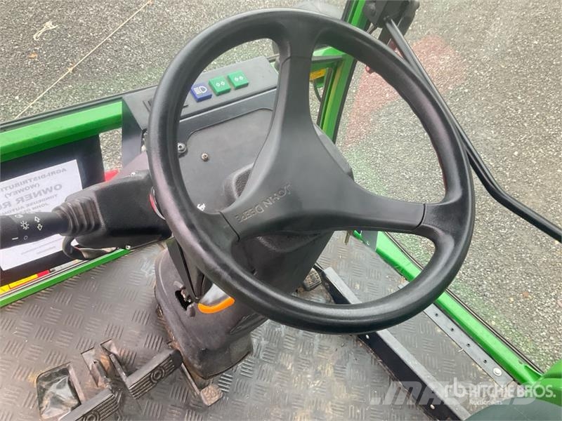John Deere F 1565 Lawn Mower ركوب الحشائش