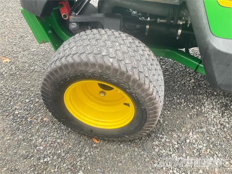 John Deere F 1565 Lawn Mower ركوب الحشائش