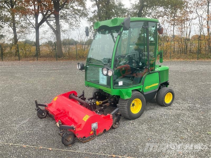 John Deere F 1565 Lawn Mower ركوب الحشائش