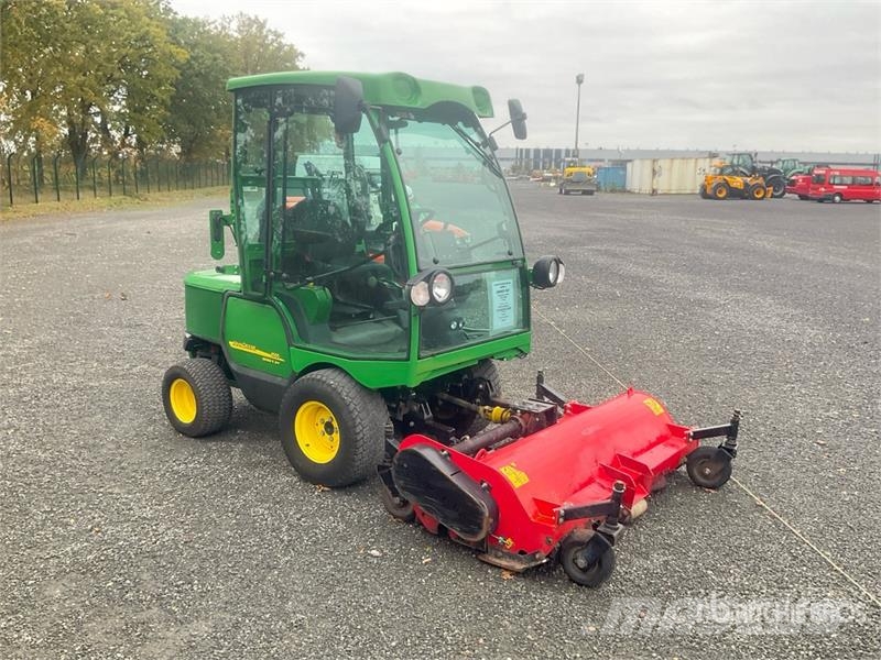 John Deere F 1565 Lawn Mower ركوب الحشائش