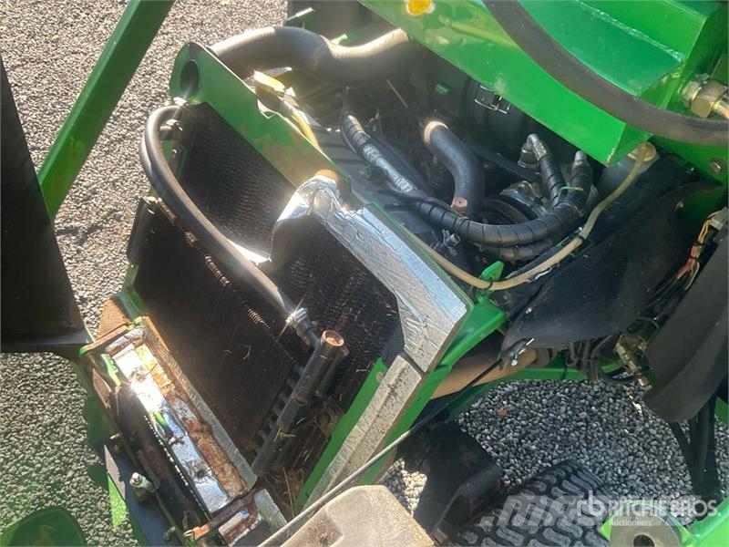 John Deere F 1565 Series II Ride-On Lawn Mower Sitteklippere