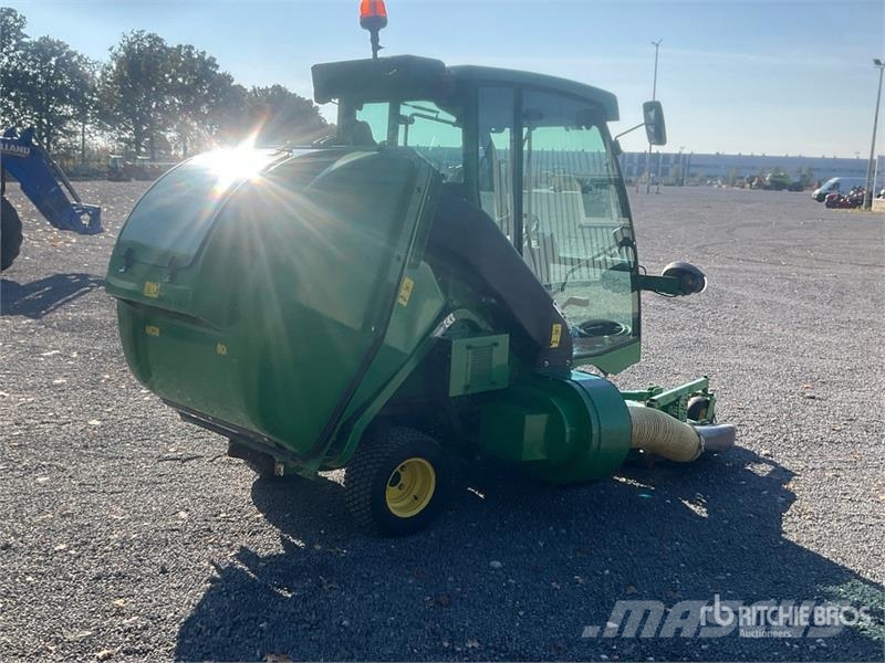 John Deere F 1565 Series II Ride-On Lawn Mower Sitteklippere