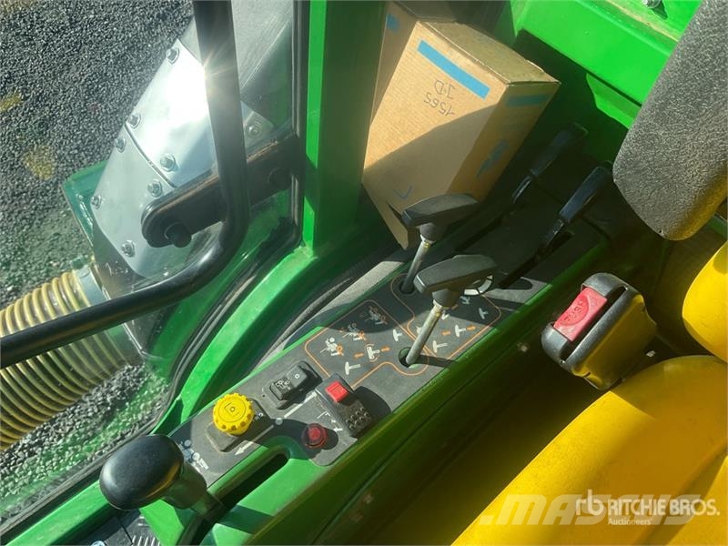 John Deere F 1565 Series II Ride-On Lawn Mower Sitteklippere