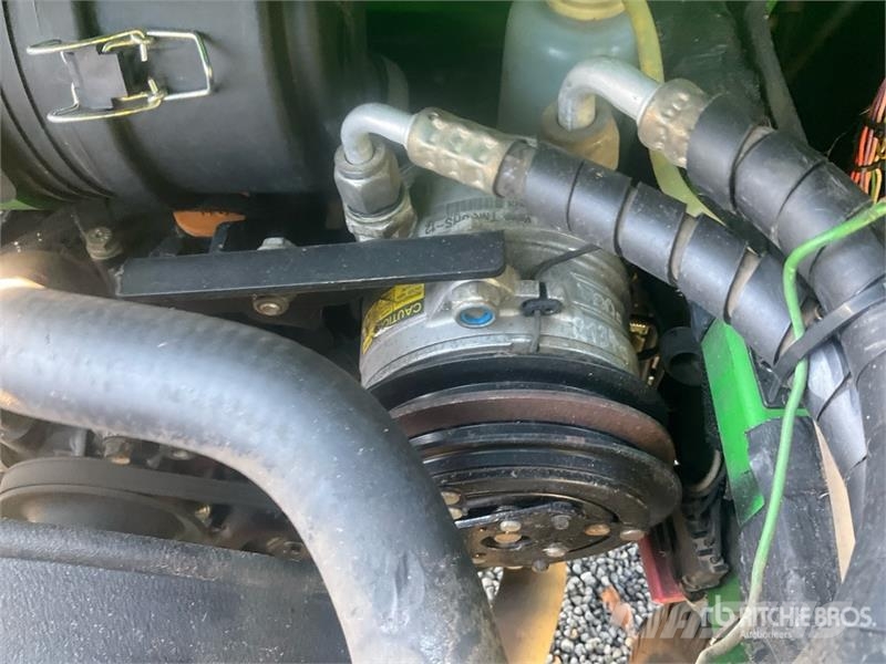 John Deere F 1565 Series II Ride-On Lawn Mower Sitteklippere