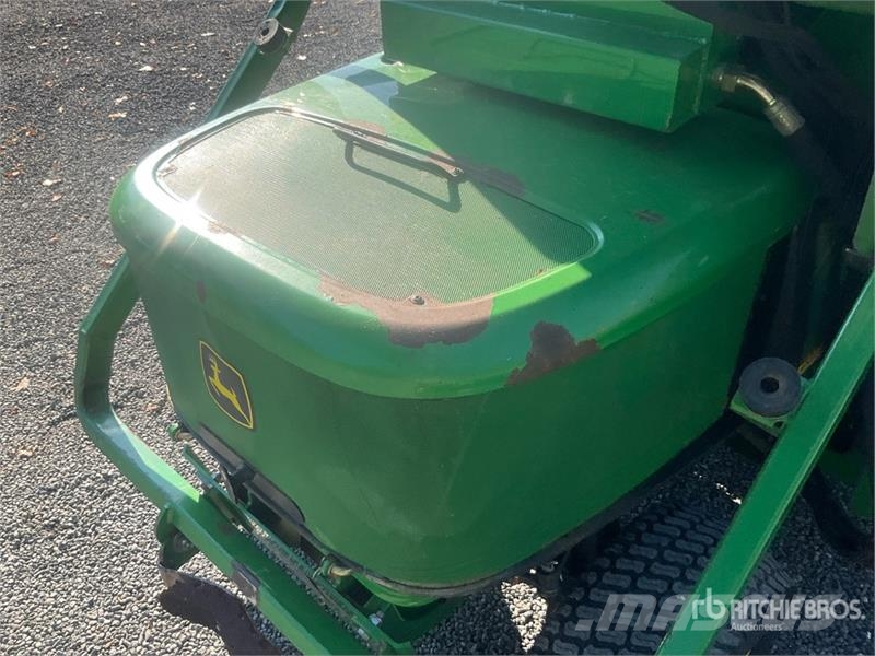 John Deere F 1565 Series II Ride-On Lawn Mower Sitteklippere