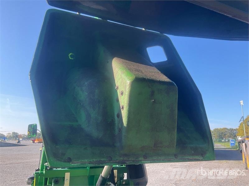 John Deere F 1565 Series II Ride-On Lawn Mower Sitteklippere