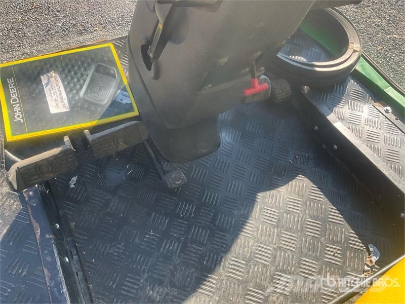 John Deere F 1565 Series II Ride-On Lawn Mower Sitteklippere