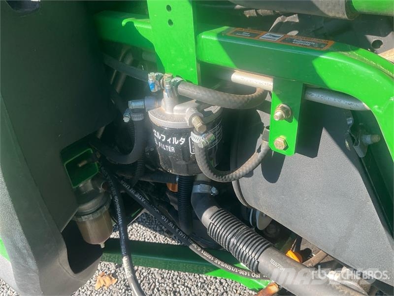 John Deere F 1565 Series II Ride-On Lawn Mower Sitteklippere