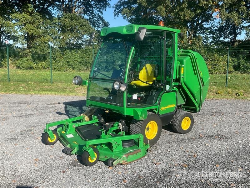 John Deere F 1565 Series II Ride-On Lawn Mower Sitteklippere