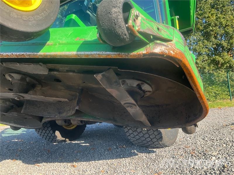 John Deere F 1565 Series II Ride-On Lawn Mower Sitteklippere