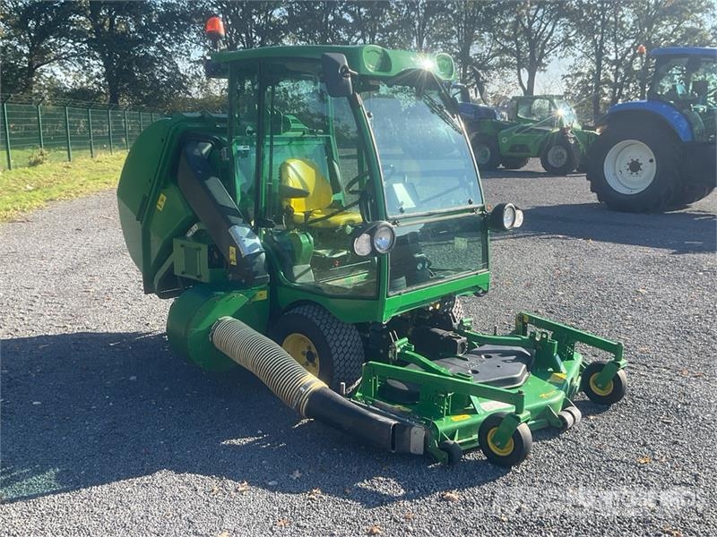 John Deere F 1565 Series II Ride-On Lawn Mower Sitteklippere