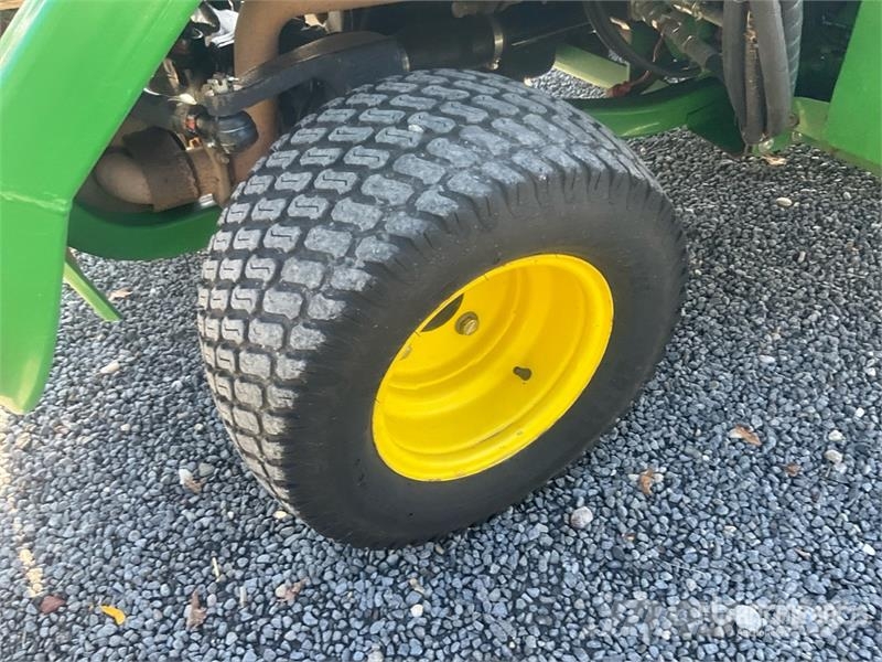 John Deere F 1565 Series II Ride-On Lawn Mower Sitteklippere