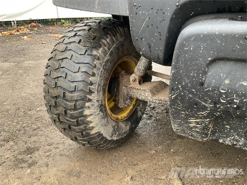 John Deere Gator 4X2 ماكينات منفعة عامة