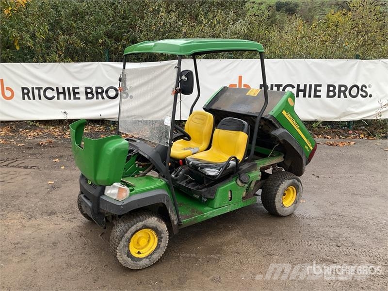 John Deere Gator 4X2 ماكينات منفعة عامة