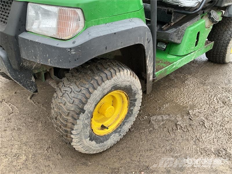 John Deere Gator 4X2 ماكينات منفعة عامة