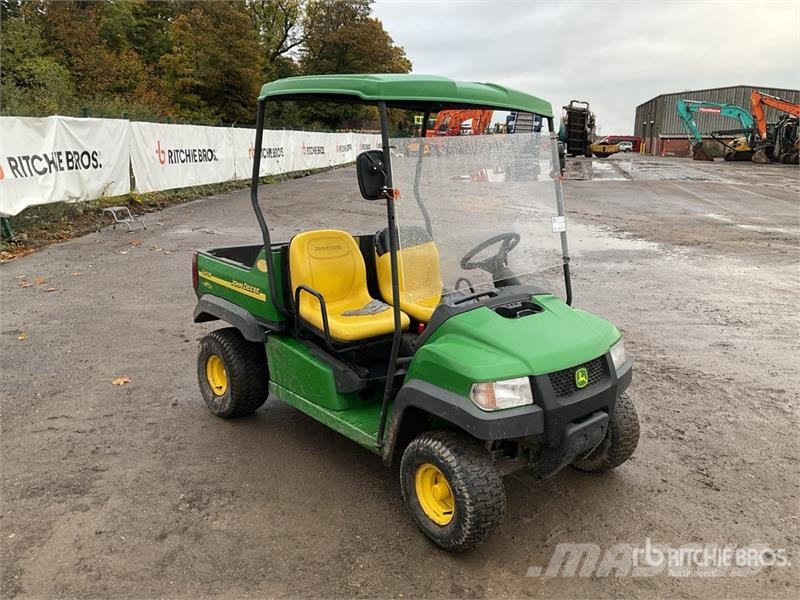 John Deere Gator 4X2 ماكينات منفعة عامة