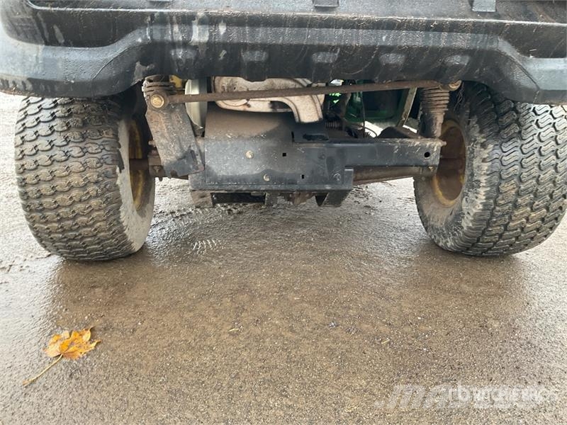 John Deere Gator 4X2 ماكينات منفعة عامة