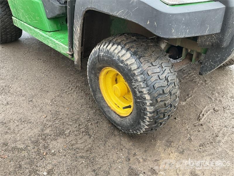 John Deere Gator 4X2 ماكينات منفعة عامة