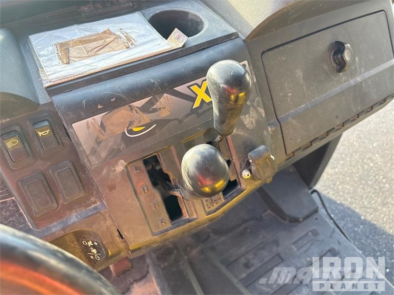 John Deere Gator XUV 550 4x4 Utility Vehicle Підсобні машини