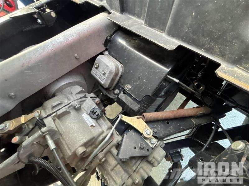 John Deere Gator XUV 550 4x4 Utility Vehicle Підсобні машини