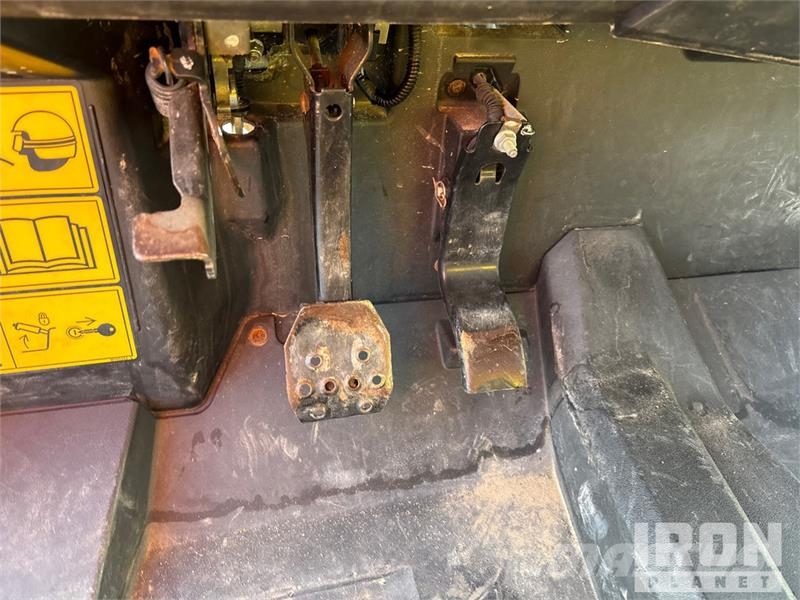 John Deere Gator XUV 550 4x4 Utility Vehicle Підсобні машини