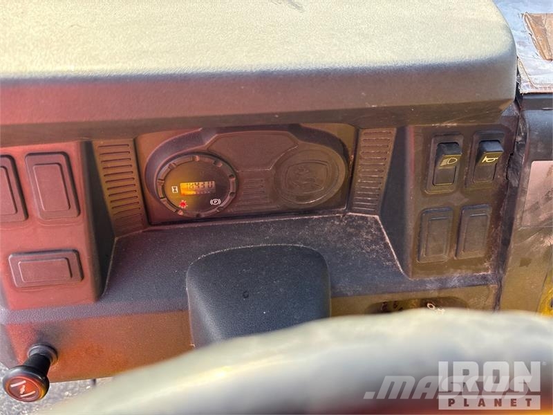 John Deere Gator XUV 550 4x4 Utility Vehicle Підсобні машини