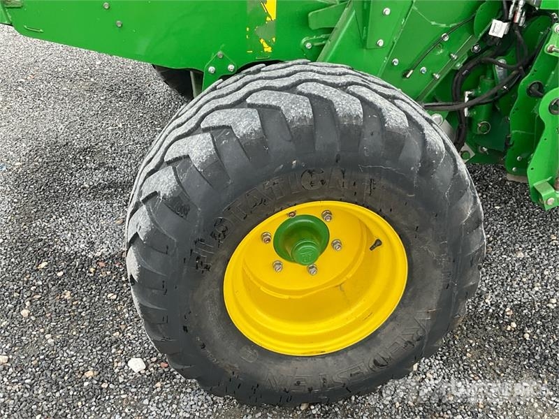 John Deere V461M Round Baler Round balers