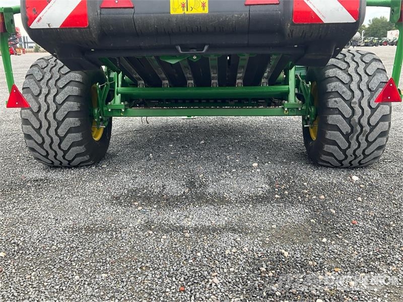 John Deere V461M Round Baler Round balers