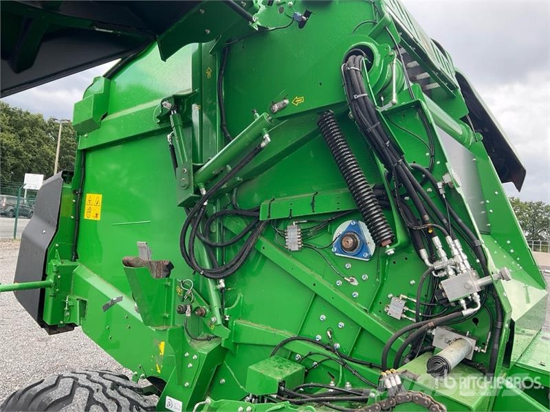 John Deere V461M Round Baler Round balers