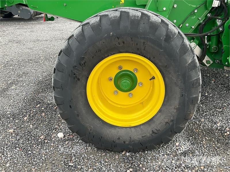 John Deere V461M Round Baler Round balers