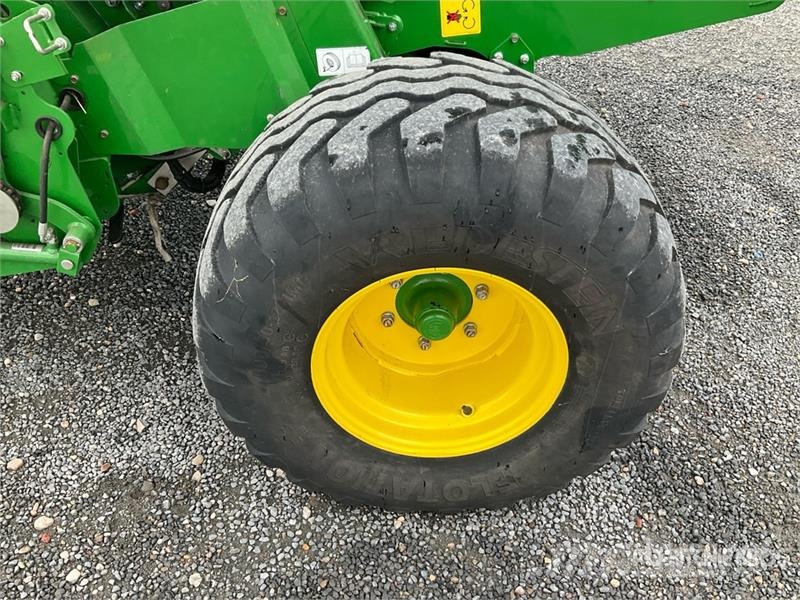 John Deere V461M Round Baler Round balers