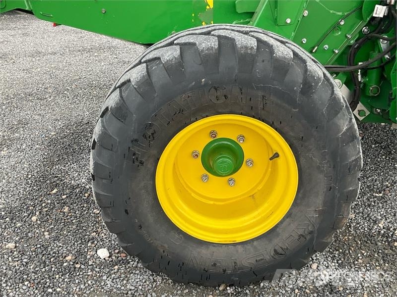 John Deere V461M Round Baler Round balers