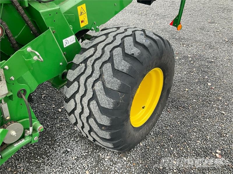 John Deere V461M Round Baler Round balers