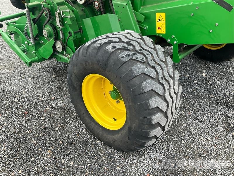 John Deere V461M Round Baler Round balers