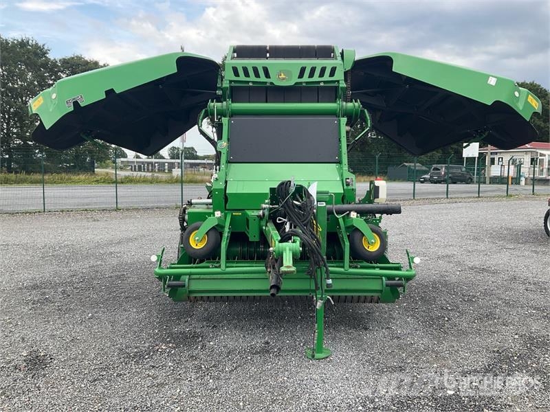 John Deere V461M Round Baler Round balers