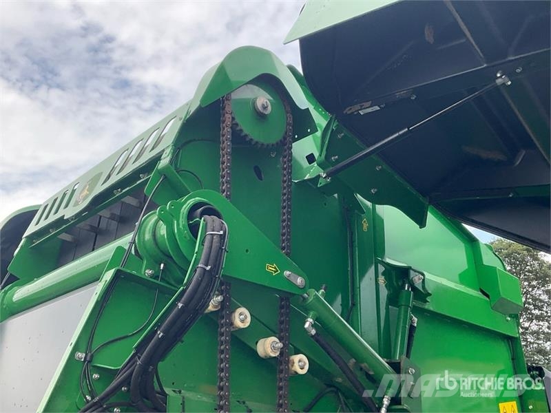 John Deere V461M Round Baler Round balers