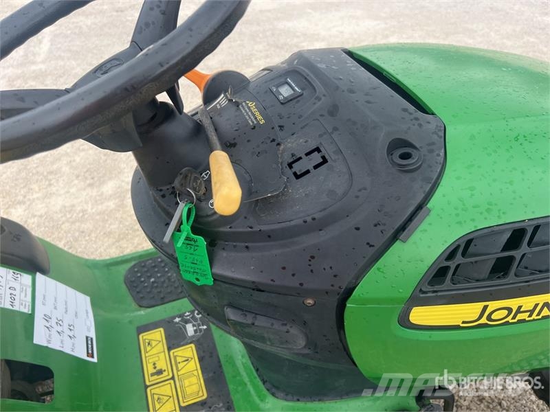 John Deere x125 Tracteur Tondeuse Mower Tractor Kompaktní traktory