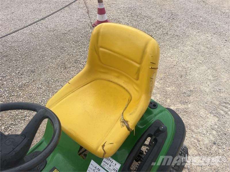 John Deere x125 Tracteur Tondeuse Mower Tractor Kompaktní traktory
