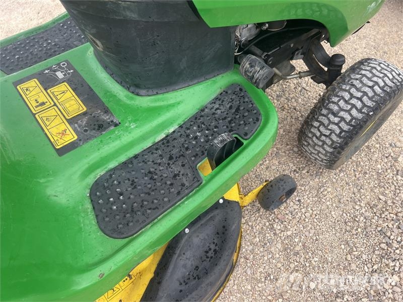 John Deere x125 Tracteur Tondeuse Mower Tractor Kompaktní traktory