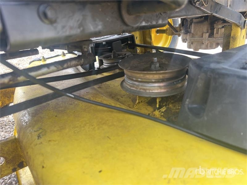 John Deere x125 Tracteur Tondeuse Mower Tractor Kompaktní traktory