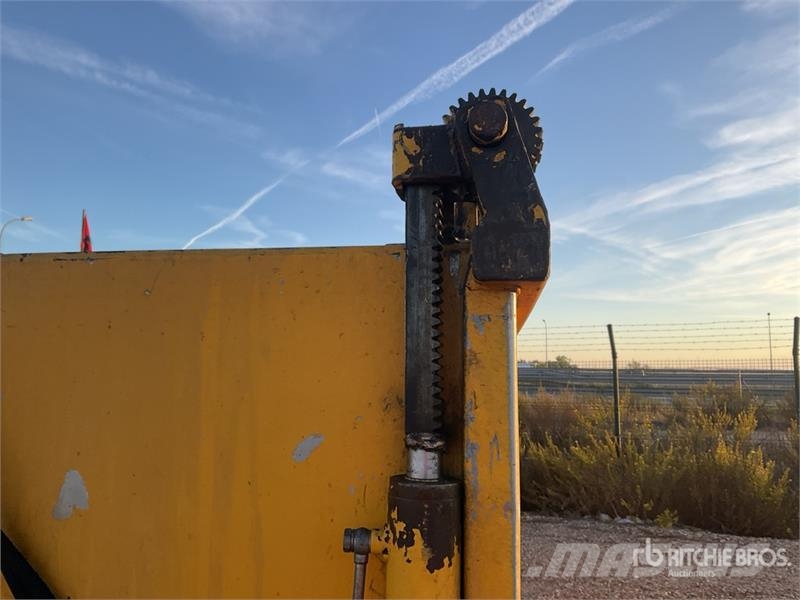  Julian Hermosa FB10-09 Roll-Off Container Спеціальні контейнери